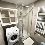 Casa Orange 3 *