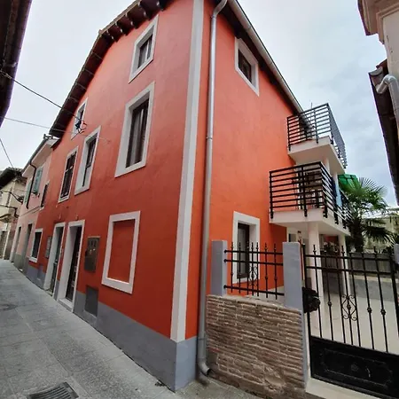 Casa Orange 3 Koper