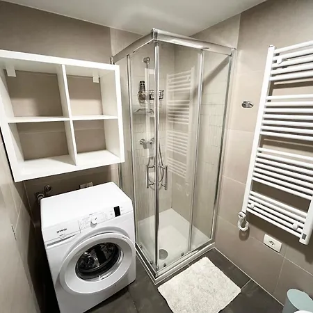 Casa Orange 3 *